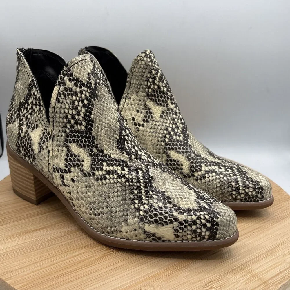 Blondo Neda Snake Print Waterproof Leather Ankle Boot Back Zip Sz 8 boho Western